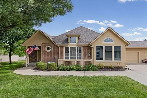 15261 S Symphony Drive #3503, Olathe, KS 66062