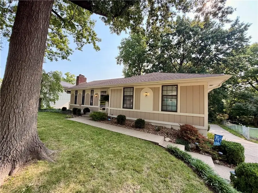 700 SW 24th Street, Blue Springs, MO 64015 - #2