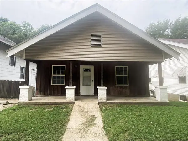 3810 Terrace Avenue, St Joseph, MO 64504