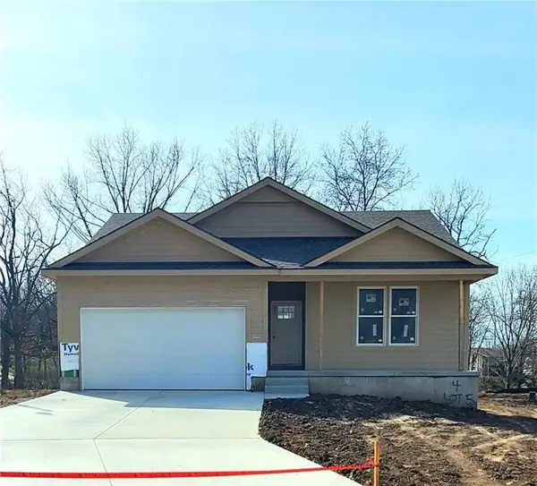 103 Highland Drive, Smithville, MO 64089