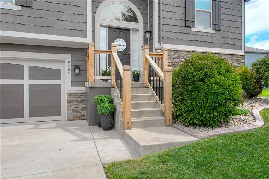9705 N Windsor Avenue, Kansas City, MO 64157 - #2