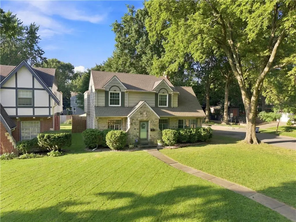 601 E 74th Street, Kansas City, MO 64131 - #1