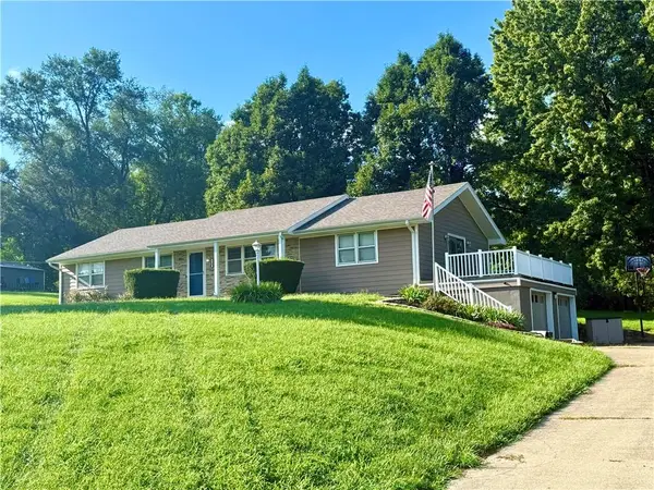 2307 Westminster Lane, St Joseph, MO 64504