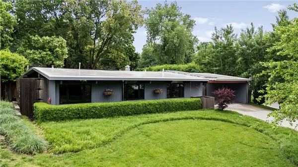 9805 Aberdeen Drive, Overland Park, KS 66206