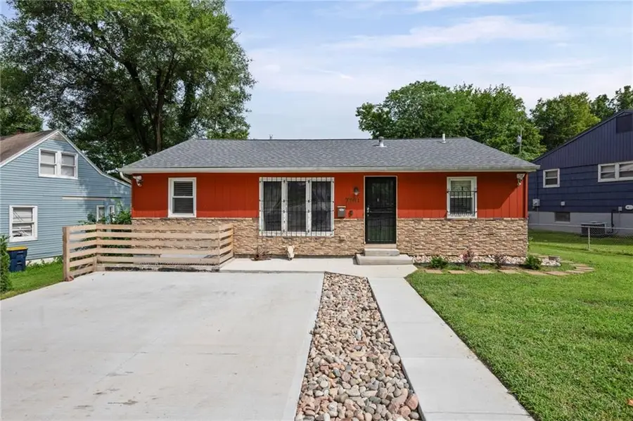 7101 Monroe Avenue, Kansas City, MO 64132 - #2