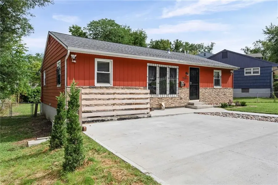 7101 Monroe Avenue, Kansas City, MO 64132 - #3