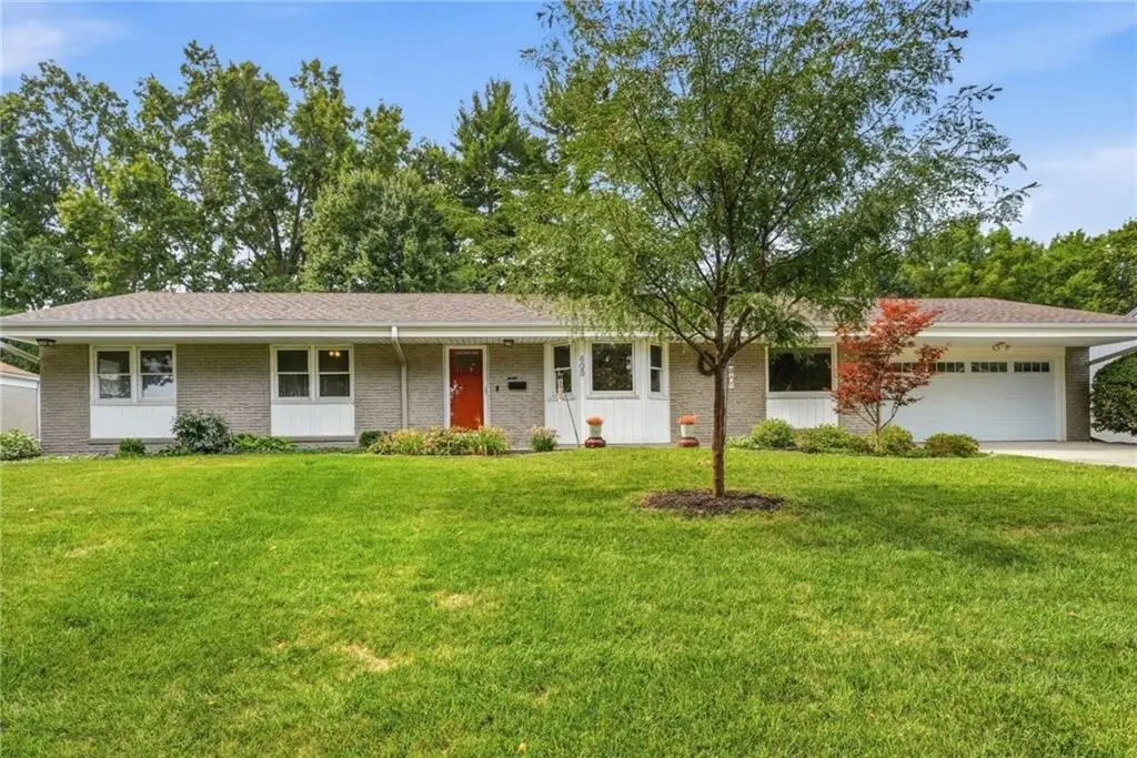 605 W 96th Street, Kansas City, MO 64114 - #1