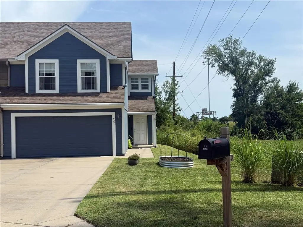 625 E Spring Avenue, Bonner Springs, KS 66012 - #1