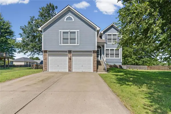 2512 NE Horseshoe Drive, Lee's Summit, MO 64086