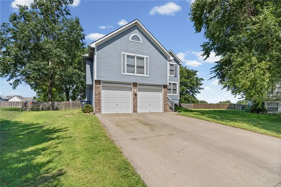 2512 NE Horseshoe Drive, Lees Summit, MO 64086 - #2