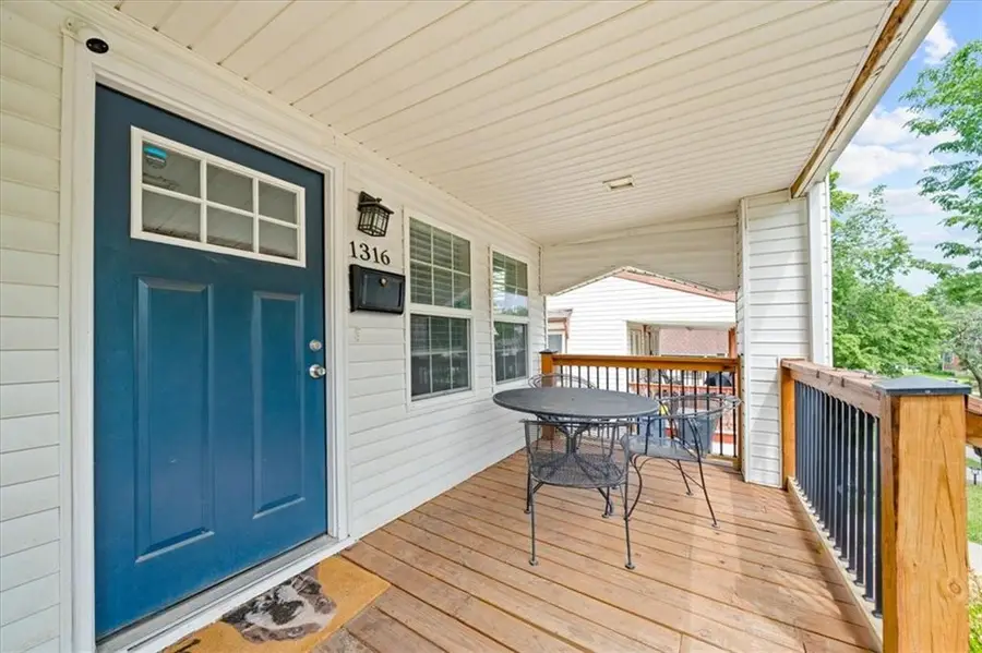 1316 E 62nd Street, Kansas City, MO 64110 - #2