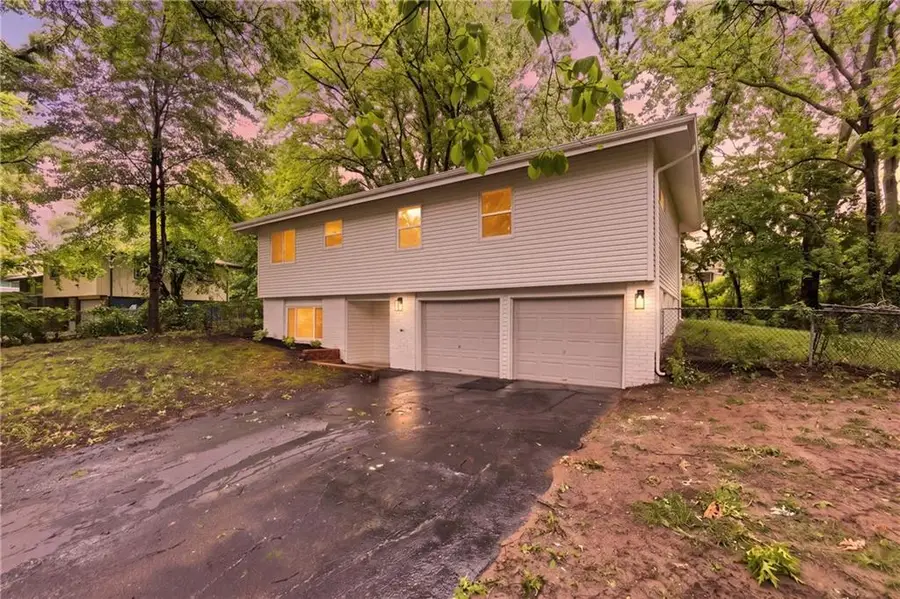 1833 N 75th Drive, Kansas City, KS 66112 - #3