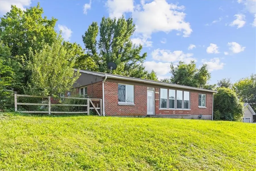 5729 Parallel Parkway, Kansas City, KS 66104 - #3