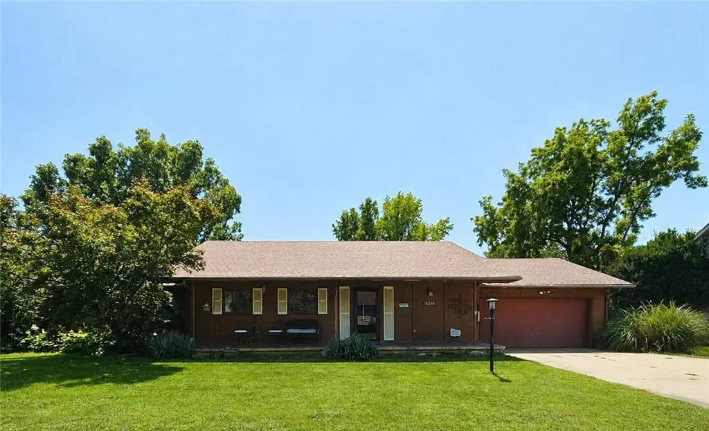 4214 Belmont Circle, Saint Joseph, MO 64506 - #1