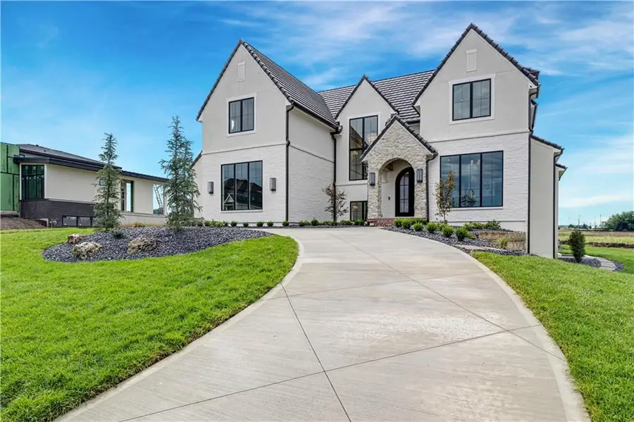 12111 W 173rd Terrace, Overland Park, KS 66221 - #2