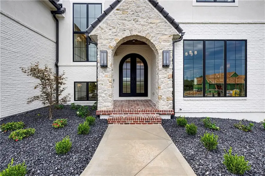 12111 W 173rd Terrace, Overland Park, KS 66221 - #3