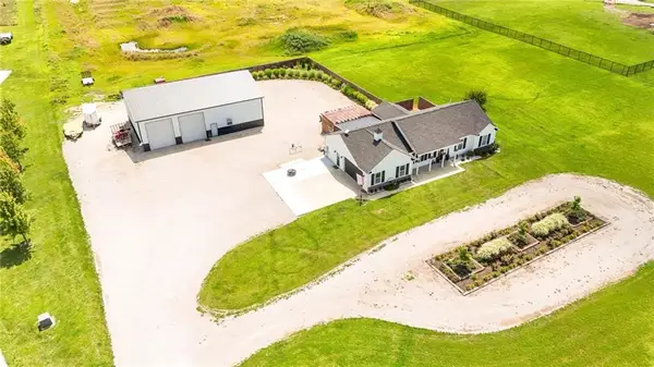 676 E 1375 Road, Lawrence, KS 66046