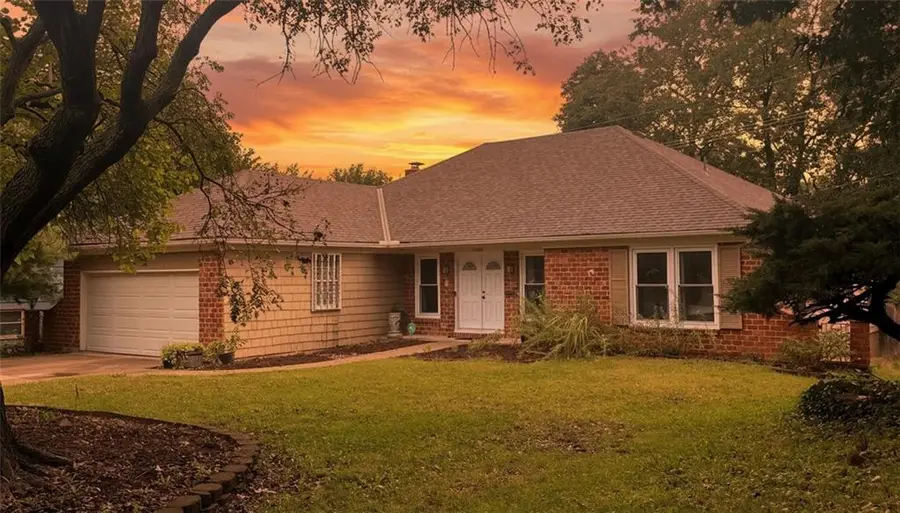 10405 Baltimore Avenue, Kansas City, MO 64114 - #2