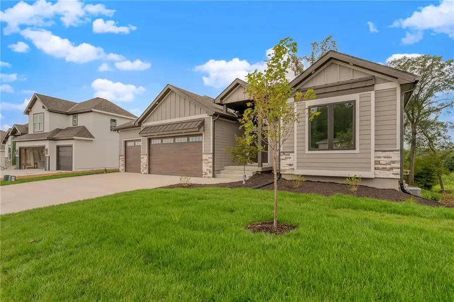 13548 Terrace Park Drive, Parkville, MO 64152 - #3