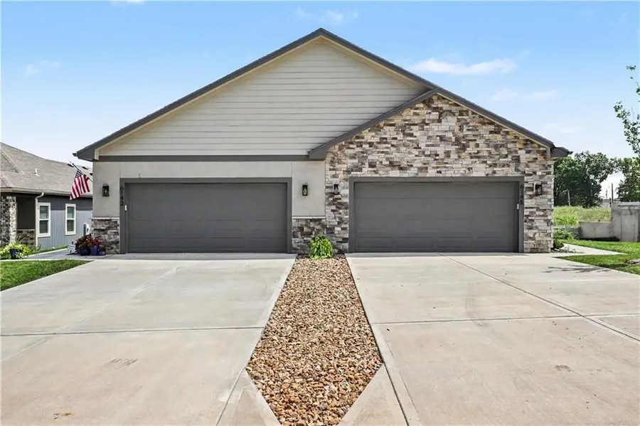 6145 Park Street, Shawnee, KS 66216 - #2
