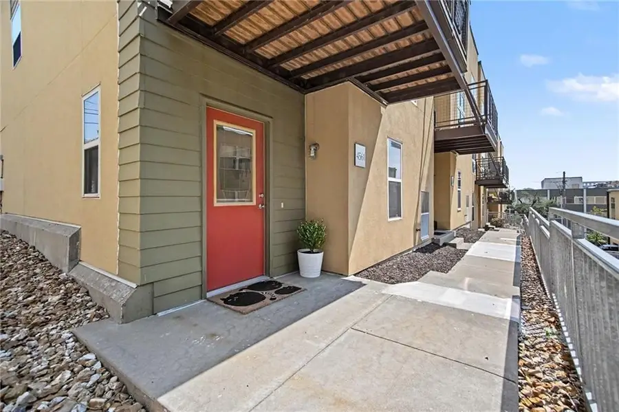 4561 Madison Avenue, Kansas City, MO 64111 - #2