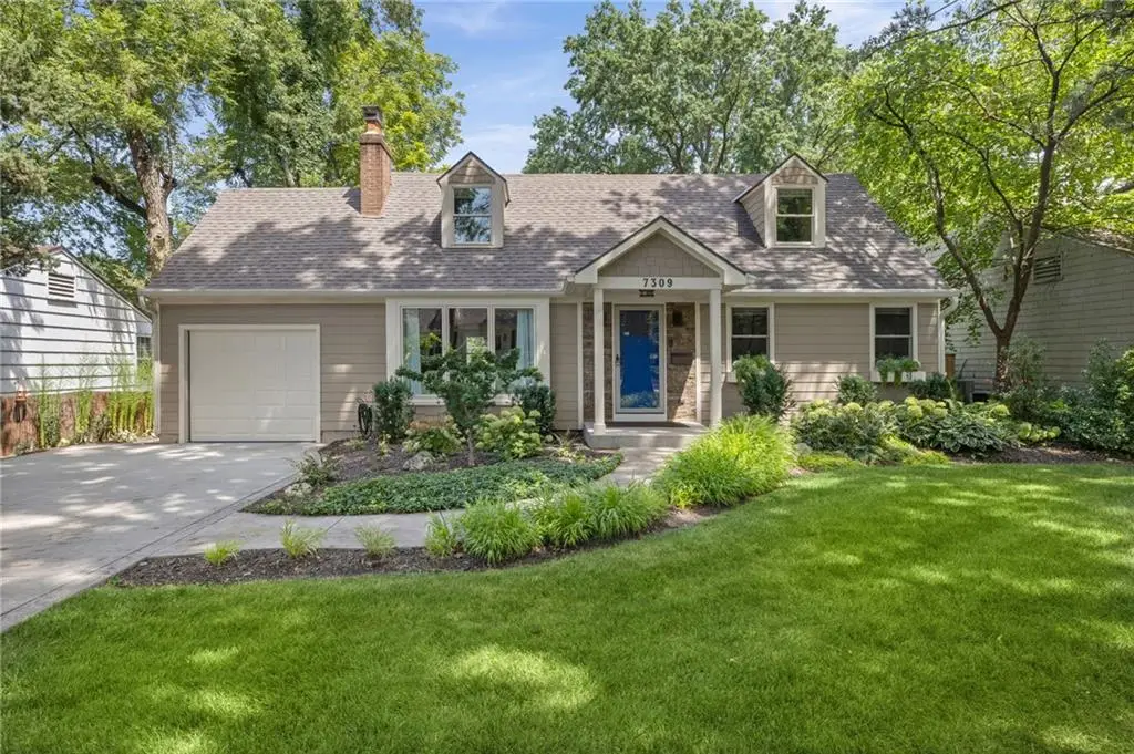 7309 Canterbury Street, Prairie Village, KS 66208 - #1