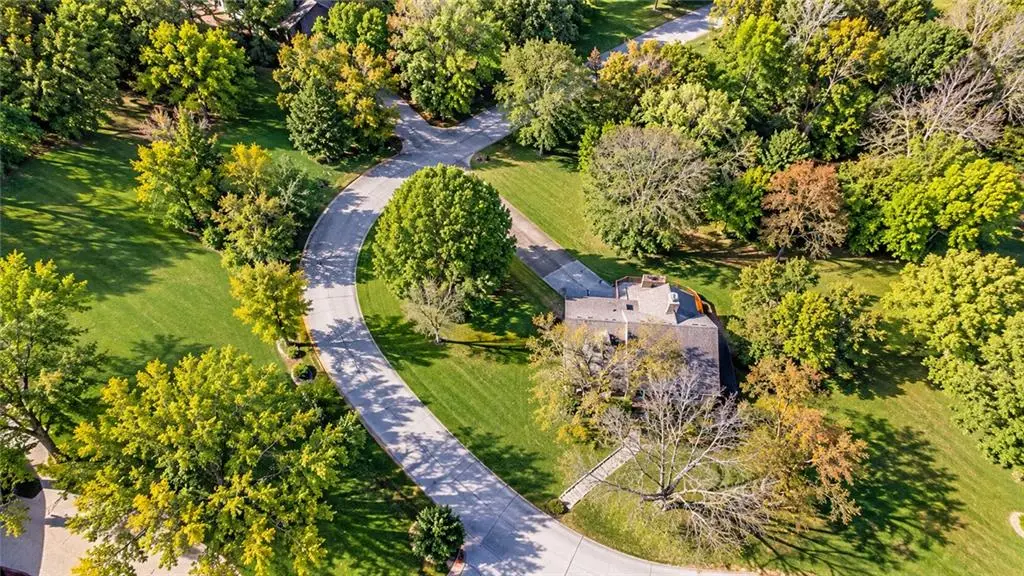 6830 Hidden Hills Drive, Smithville, MO 64089 - #1