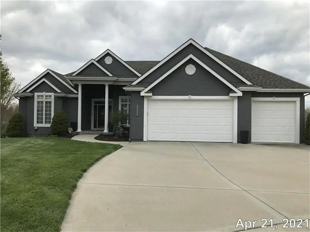 10804 N Cosby Avenue, Kansas City, MO 64154 - #1