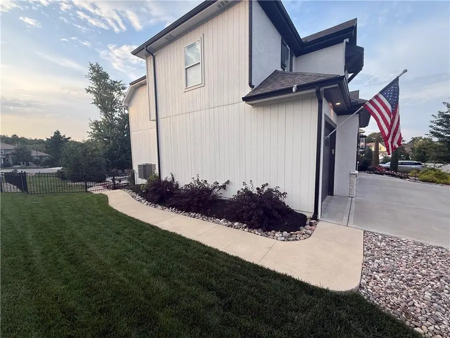 9280 Brownridge Street, Lenexa, KS 66220 - #2