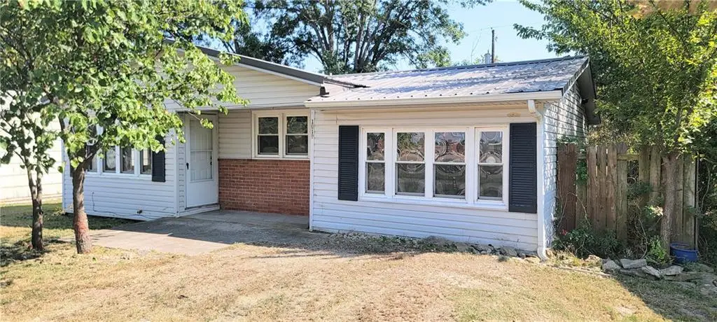 1019 Cherokee Street, Humboldt, KS 66748 - #1