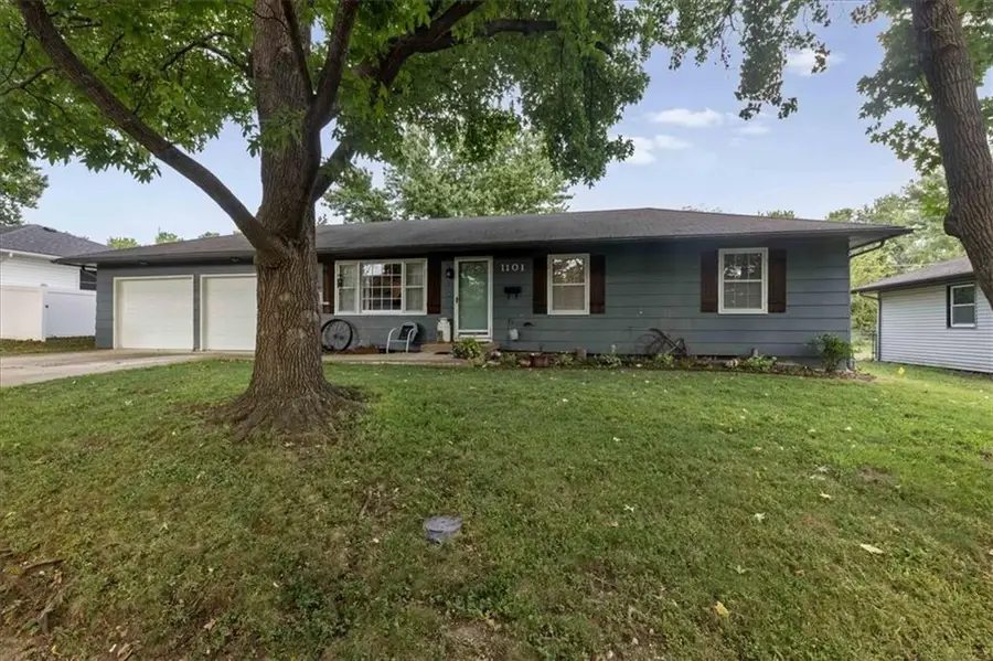 1101 S Highland Drive, Harrisonville, MO 64701 - #2