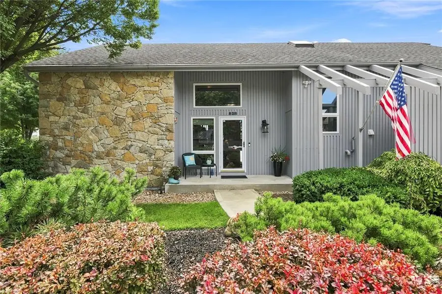 828 SW Lighthouse Point, Lees Summit, MO 64082 - #3