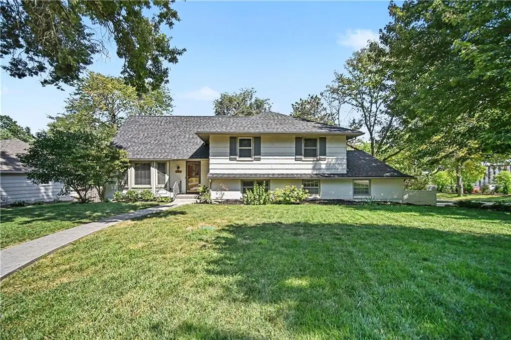 7419 Booth Street, Prairie Village, KS 66208 - #1