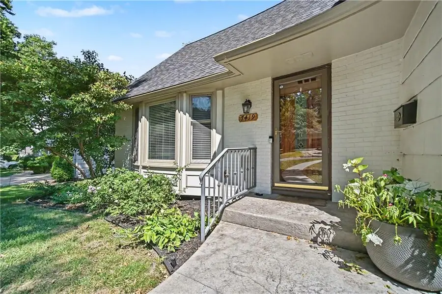 7419 Booth Street, Prairie Village, KS 66208 - #3