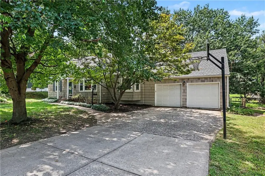 6720 Floyd Street, Overland Park, KS 66204 - #2