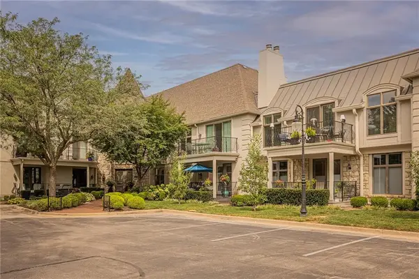 9100 Lamar Avenue #207, Overland Park, KS 66207