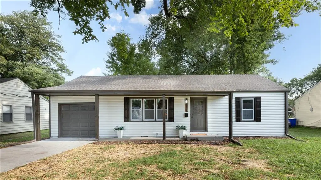 1124 E Cedar Street, Olathe, KS 66061 - #1