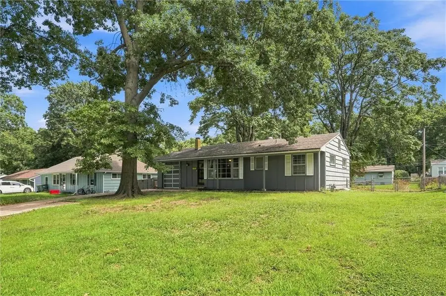 8725 Larsen Street, Overland Park, KS 66214 - #2