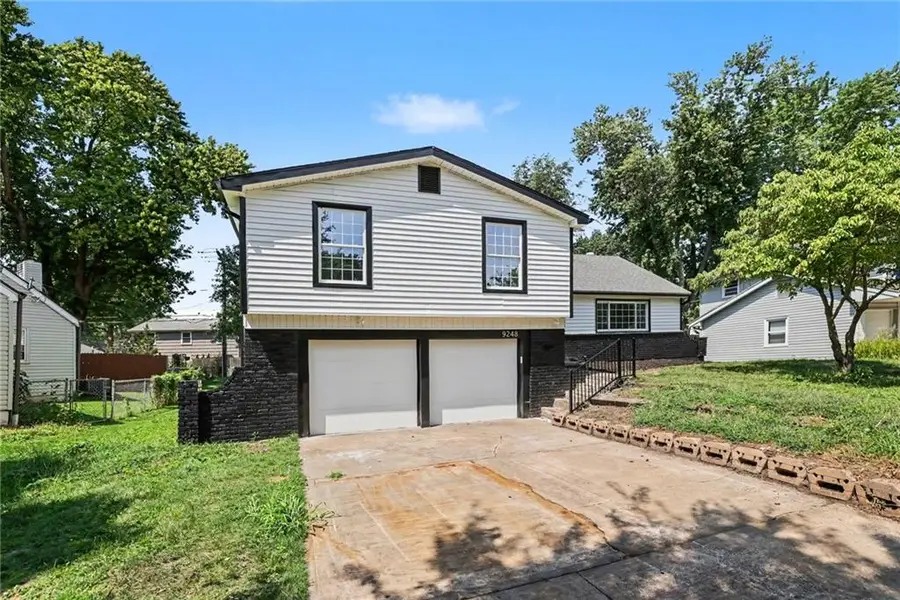 9248 Switzer Street, Overland Park, KS 66214 - #2