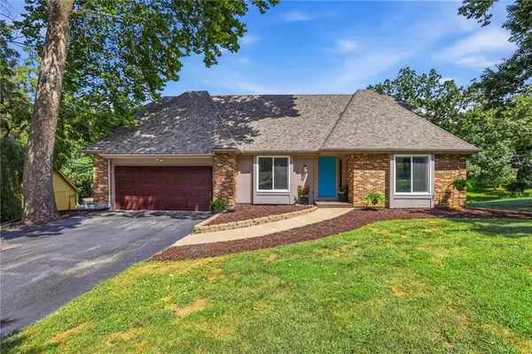 20814 W 45th Terrace, Shawnee, KS 66218
