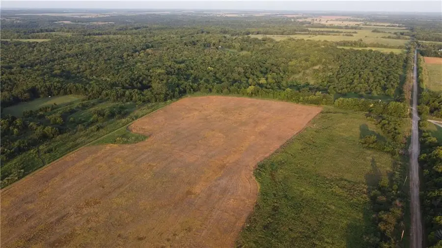 000 Willow Road, Mapleton, KS 66754 - #2