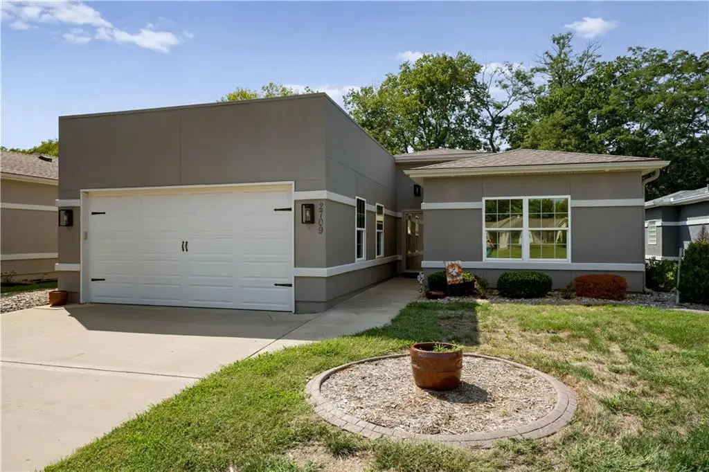 2709 NE Sonora Valley Drive, Blue Springs, MO 64014 - #1