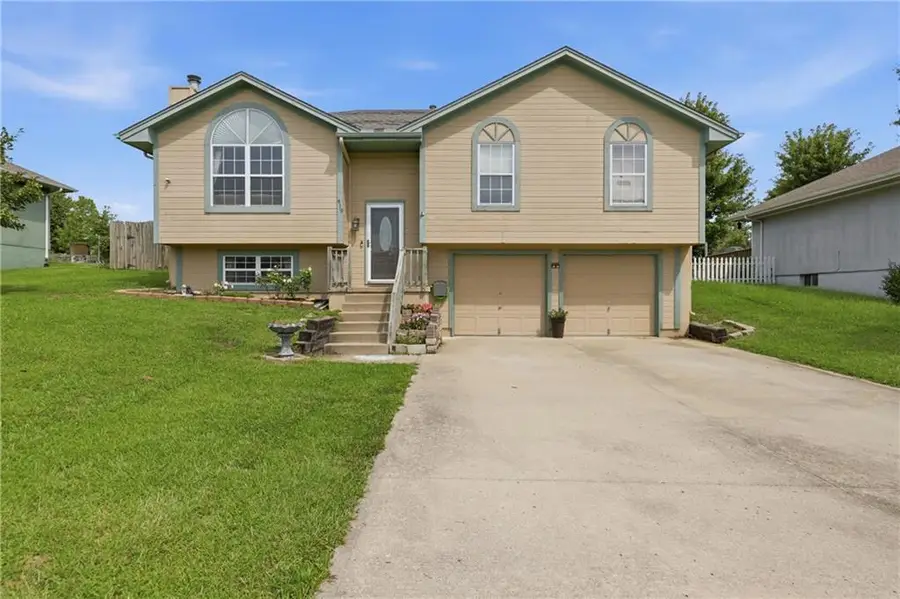 419 E Phillips Street, Odessa, MO 64076 - #2