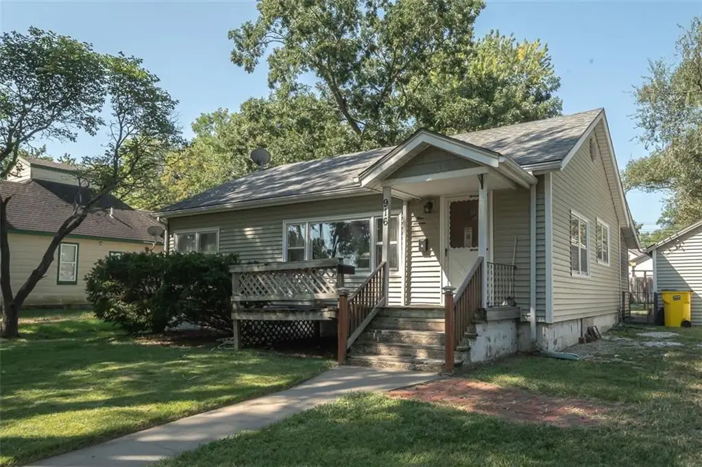 916 S Maple Street, Ottawa, KS 66067 - #1