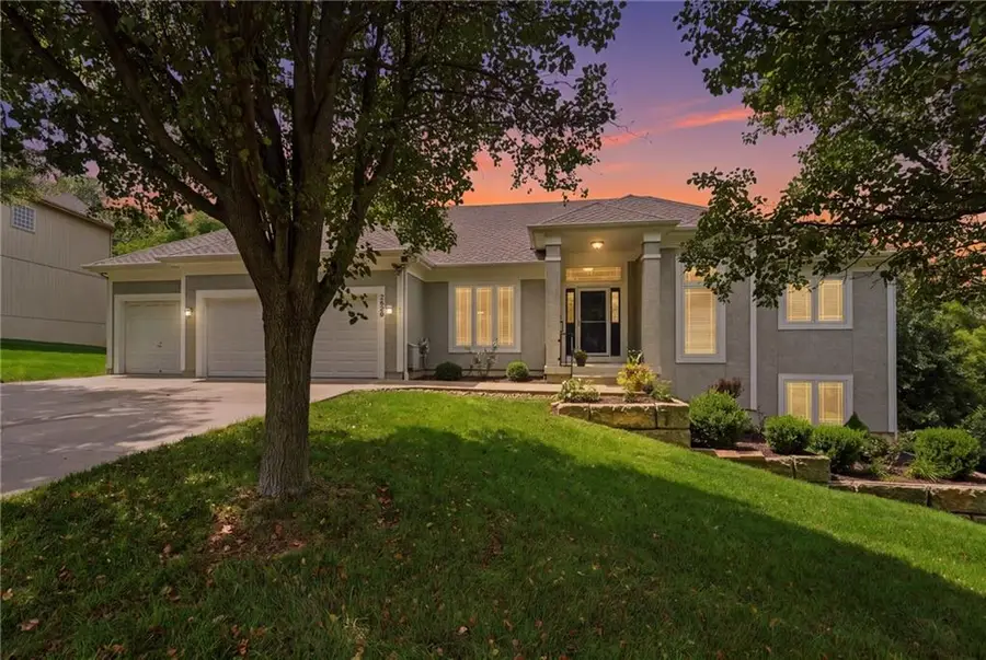 7650 Forest Park Drive, Shawnee, KS 66217 - #2
