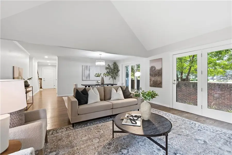 5204 W 112th Street, Leawood, KS 66211 - #2
