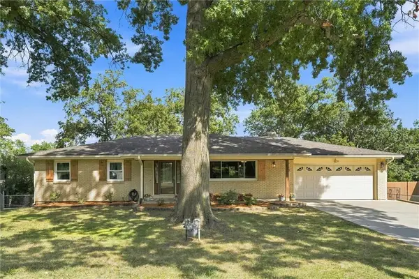 743 Linda Lane, Bonner Springs, KS 66012