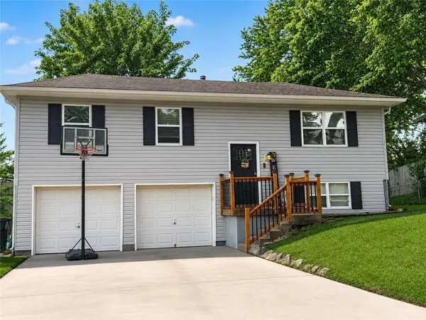 1209 NW Golfview Drive, Grain Valley, MO 64029