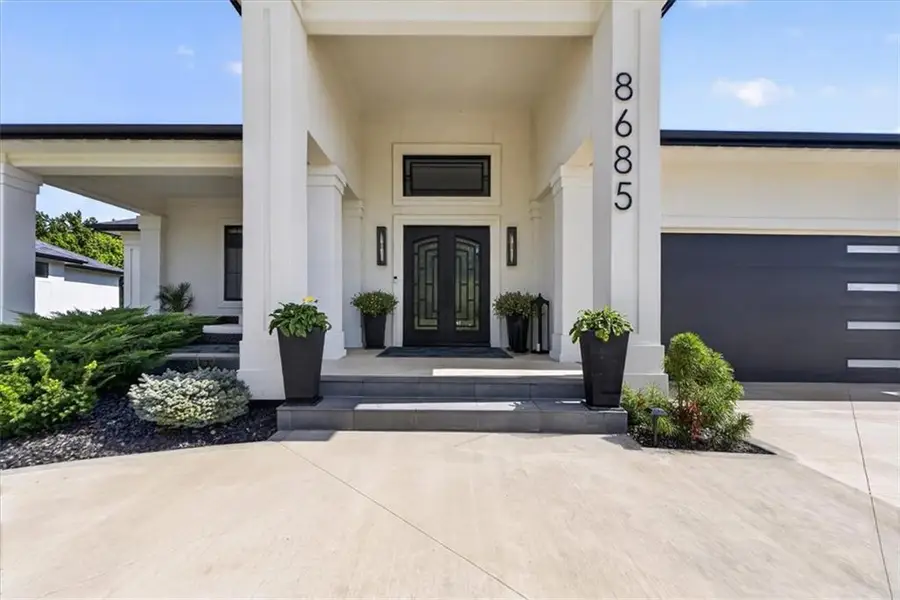 8685 NE Shoal Creek Valley Drive, Kansas City, MO 64157 - #2