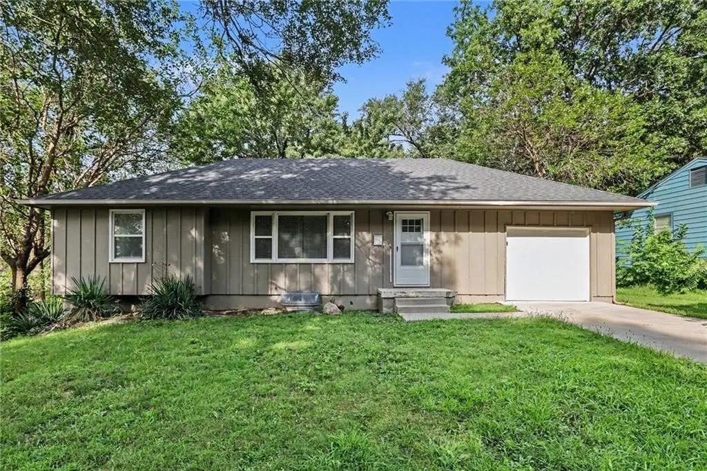 10616 Skiles Avenue, Kansas City, MO 64134 - #1